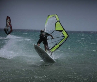  Il windsurf, uno sport emozionante 